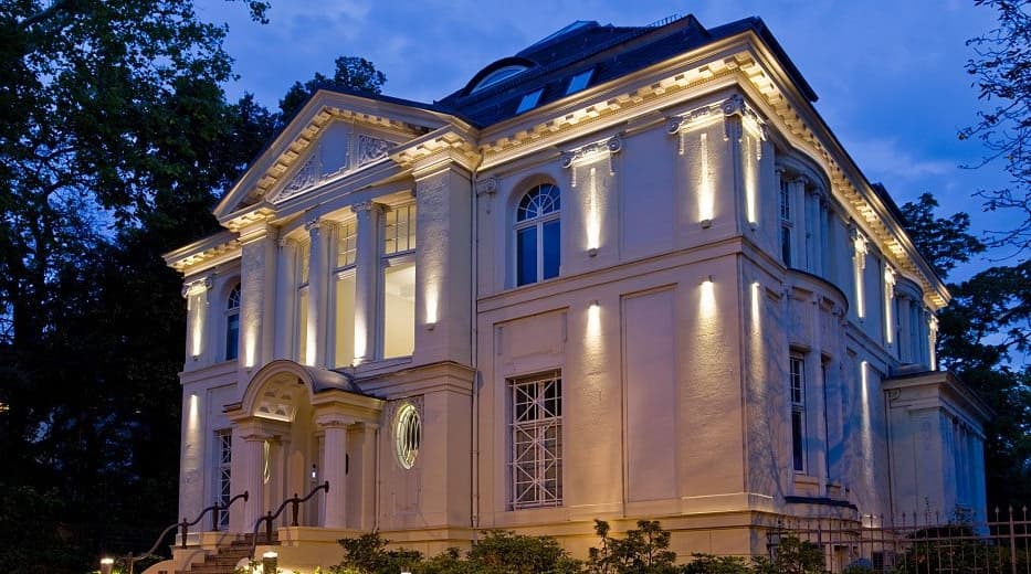 Подсветка фасадов частных домов, уличный прожектор для подсветки фасадов частных домов купить